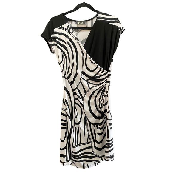 Bali Black & White V-Neckline Sleeveless Fit & Flare Dress Size 8 - Picture 1 of 4